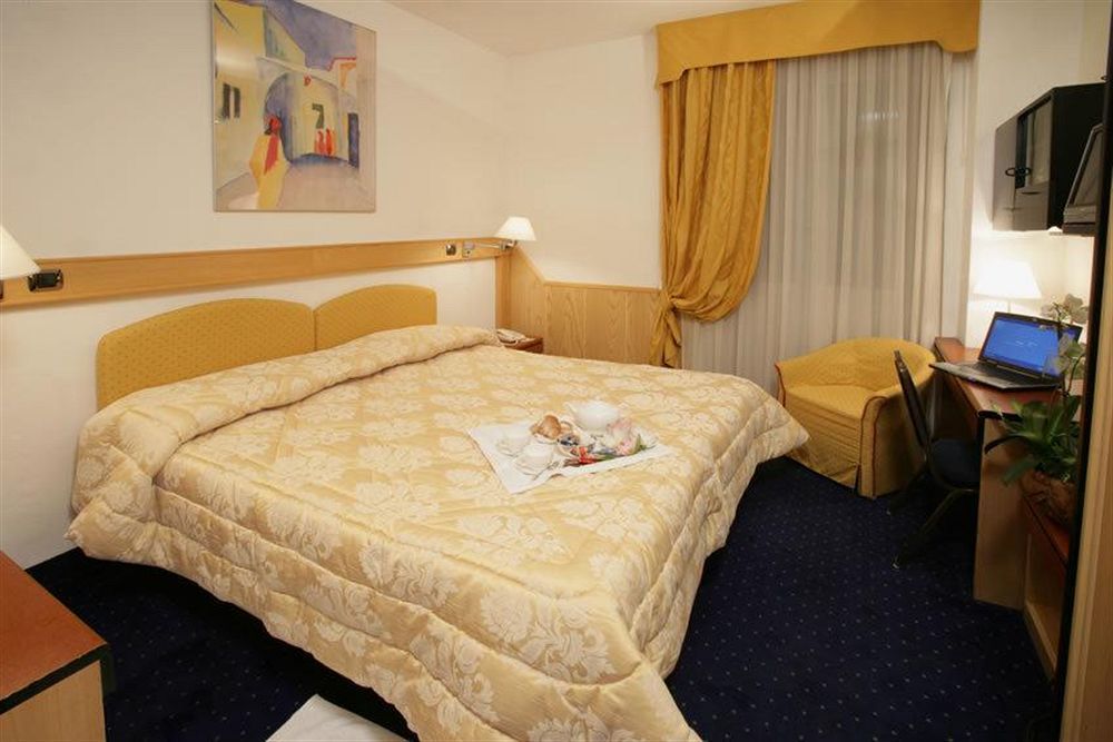 Hotel Astoria Gallarate Milan Airport Malpensa Ngoại thất bức ảnh